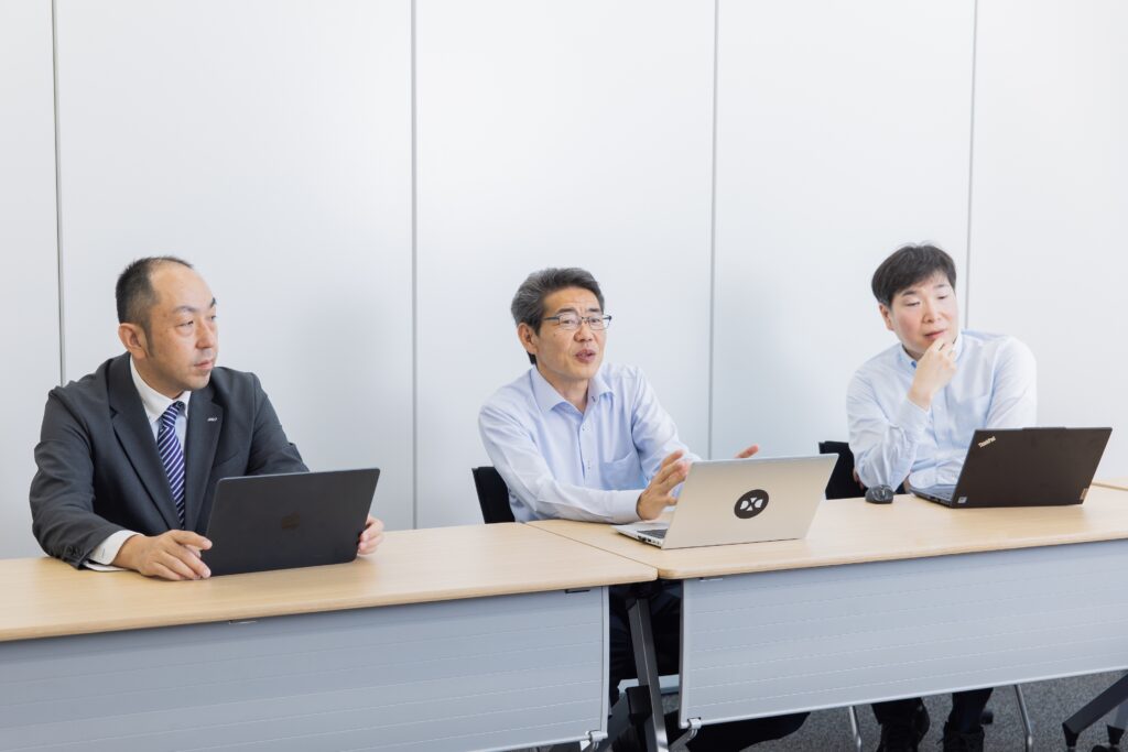 ANAシステムズ西田氏、DXC 株木氏、小出氏